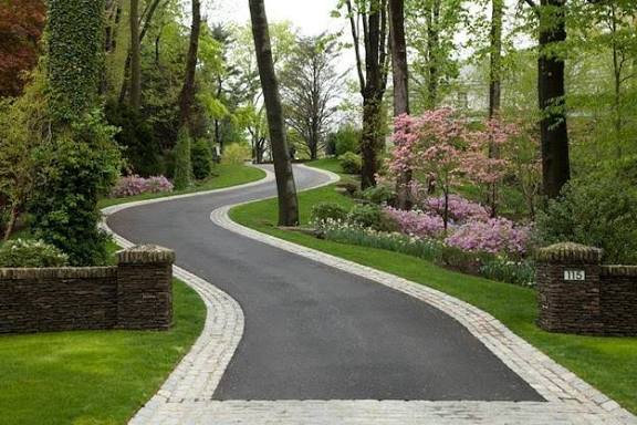 Driveway Landscaping project photo 3