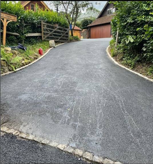 Tarmac Re-Servicing project photo 1